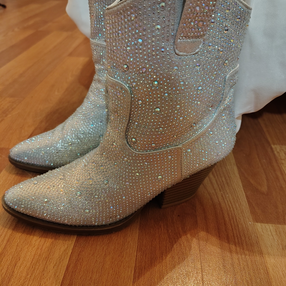 Forever River Rhinestone Western Cowgirl Ankle Boots Women's 8 Silver Rodeo